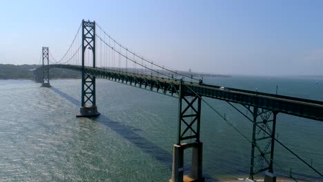 4K-Hängebrücke-Aus-Der-Luft,-Ausleger-Nach-Oben,-Providence,-Rhode-Island,-Mount-Hope-Bridge,-Freiheit