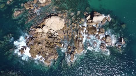 Aerial-cenital-drone-shot-of-Acapulco-Rocks