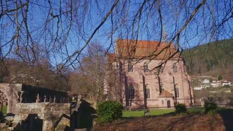 Mittelalterliche-Kirchenruinen-In-Baden-Baden-In-4k-Entdeckt