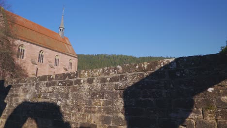 Ruinas-De-Laberinto-Medieval-Descubiertas-En-Baden-Baden-En-4k