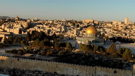 Aerial-Drone-Dome-of-the-Rock-is-a-Muslim-shrine-on-the-Temple-Mount,-sacred-site-for-Jews-and-Christians