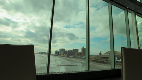 Fensteraufnahme-Vom-Strand-Von-Atlantic-City,-New-Jersey-–-Zeitraffer