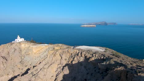 Fantástico-Vuelo-En-Un-Dron-Fpv-De-Carreras-En-La-Legendaria-Isla-De-Santorini,-Grecia