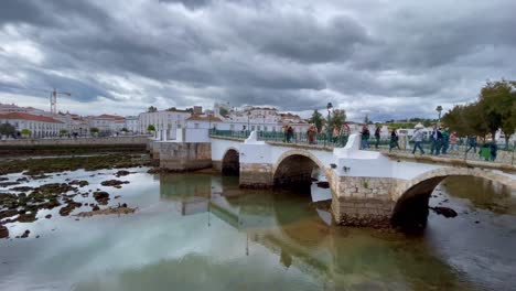 Regenwolken-Nähern-Sich-Der-Ponte-Romana-Brücke-Tavira-Portugal