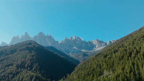 Luftdrohnenaufnahme-Der-Dolomiten,-Alpen-Italien,-Dolomiten