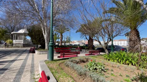Warmer-Frühlingssonnenschein-In-Einem-Park-In-Tavira,-Portugal