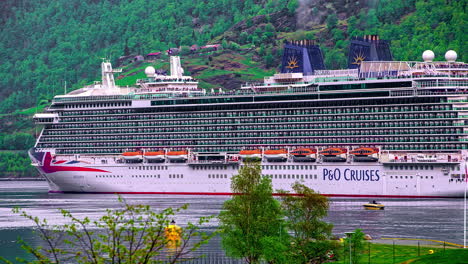 Giant-cruise-ship-of-Peninsular-and-oriental-Cruises-turning-around-in-the-Aurlandsfjord