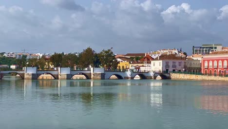 Mittagszeit-In-Ponte-Romana-Algarve-Portugal-An-Einem-Sehr-Warmen-Tag