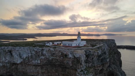 Lighthouse-in-Northern-Menorca-on-the-edge-of-a-clifftop