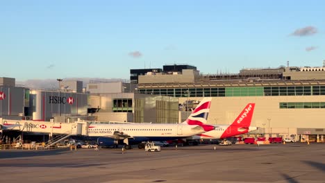 EasyJet-and-British-Airways-planes-on-tarmac-at-Gatwick-airport