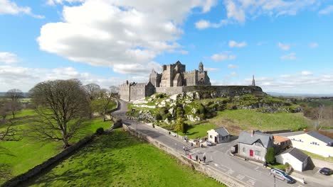 La-Roca-De-Cashel-En-Irlanda-Es-Un-Sitio-Antiguo-De-Inmensa-Importancia-Histórica