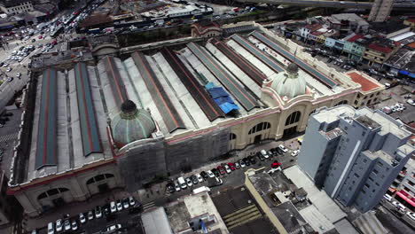 Aerial-view-around-the-Mercado-Municipal-de-São-Paulo,-in-sunny-Brazil---orbit,-drone-shot