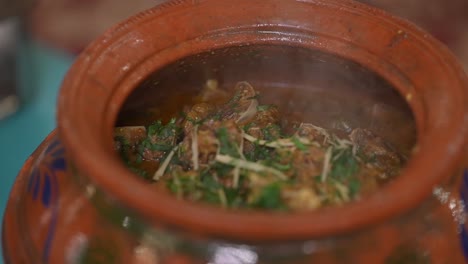 Hammelfleisch-In-Handi-Asiatisches-Traditionelles-Leckeres-Essen