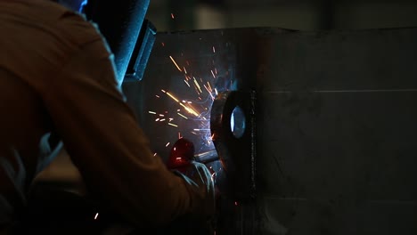 welder-craftsman-erecting-technical-steel-Industrial-steel-welder-in-factory-technical