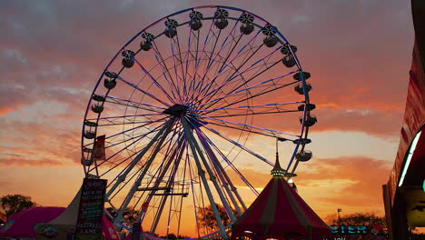 This-is-4K-footage-of-a-Ferris-wheel-at-sunset