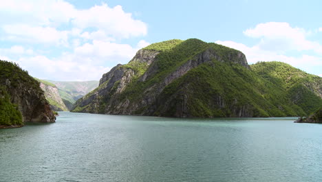 Der-Fluss-Drin-In-Albanien