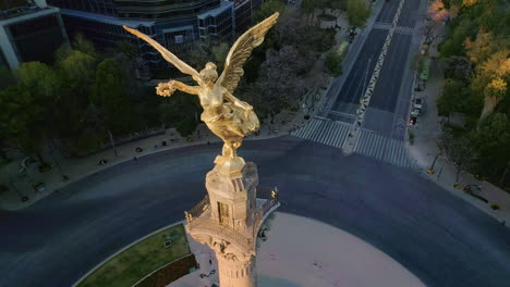 AEREAL-SHOT-OF-The-Angel-of-Independence,-Mexico-City