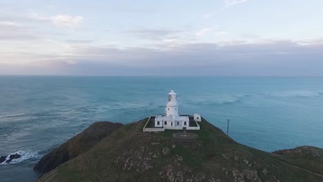 Luftaufnahme-Des-Stumble-Head-Lighthouse-Am-Abend
