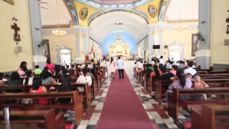 Imágenes-Interiores-De-Nuestra-Señora-De-La-Basílica-Menor-Manaoag-En-Pangasinan-Filipinas