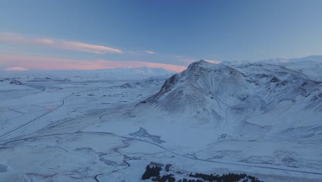 Seljalandsfoss-Im-Tiefen-Winter