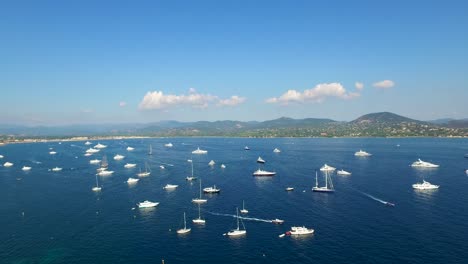 Aerial-view-of-the-old-harbor-of-Golfe-de-Saint-Tropez-with-luxury-yachts