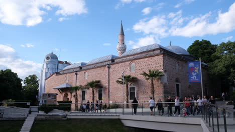 Turkish-mosque-located-in-the-downtown-area-in-Plovdiv,-Bulgaria