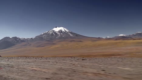 Vulkan-Lascar-In-Der-Atacama-Wüste,-Chile,-Südamerika