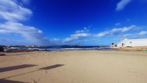 Timelapse-video-from-Malta,-showing-the-empty-Little-Armier-beach-at-winter