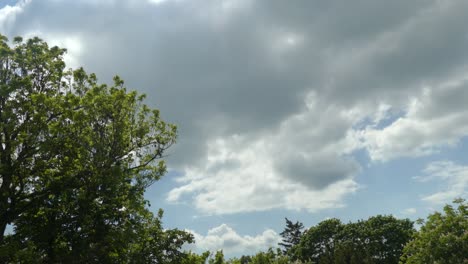 Nubes-Y-Vientos-En-La-Naturaleza