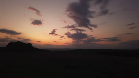 Sonnenuntergangsbewegungsraffer-Von-Wolken,-Die-Sich-In-Der-Ländlichen-Landschaft-Von-Yorkshire-Entwickeln