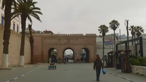 Almmorgen-In-Der-Avenue-Oqba-Ibn-Nafiaa-In-Essaouira