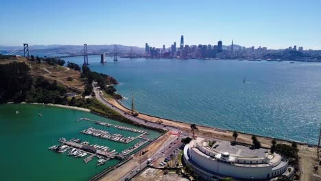 Zeitraffer-Meerblick-Auf-Die-San-Francisco-City-Bay-Bridge-Vom-Stadtzentrum-Von-Treasure-Island-Aus