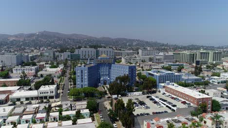 Empuje-Aéreo-De-4k-Drone-En-Toma-Del-Edificio-Y-Campus-De-La-Iglesia-De-Scientology-En-Sunset-Blvd-En-Los-Angeles-California