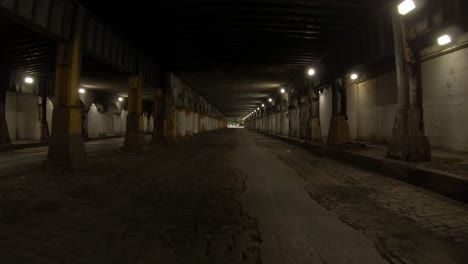 Verfallende-Alte-Gruselige-Tunnelfahrt-Durch-POV-4K