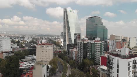 Luftpanoramablick-Auf-Torre-Manacar-In-Mexiko-Stadt