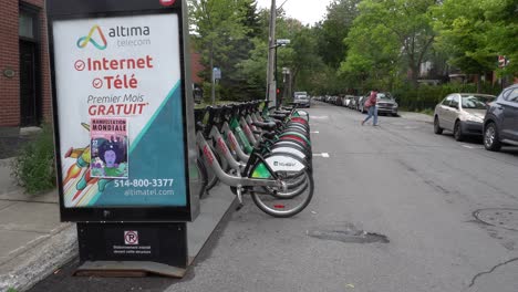 Una-Calle-Tranquila-Donde-Puedes-Alquilar-Una-Bicicleta-Y-Moverte-Libremente-En-Montreal