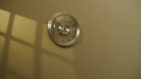 Wall-clock-in-the-morning-at-an-office