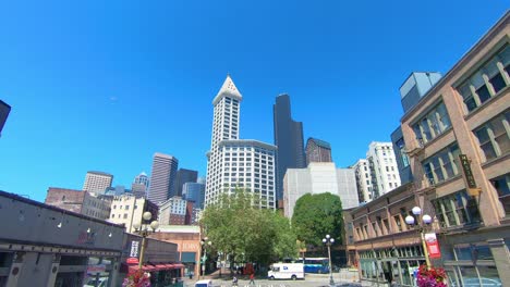 Landscape-of-drive-down-Seattle-street-with-sights-in-background