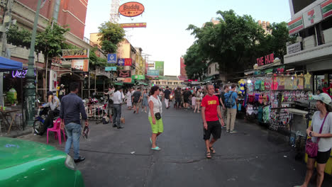 Bangkok-Thailand,-circa-:-walking-at-Khao-Sarn-Road-in-Thailand