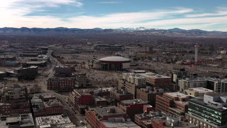 Luftaufnahmen-Von-Drohnen-über-Der-Innenstadt-Von-Denver,-Colorado