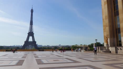 Trocadero-and-Eiffel-tower-view-in-Paris-with-very-few-people-during-sunny-summer-day-of-the-covid-outbreak