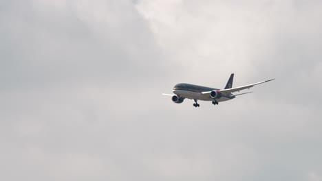 Royal-Jordanian-Boeing-787-8-Dreamliner-JY-BAF-approaching-before-landing-to-Suvarnabhumi-airport-in-Bangkok-at-Thailand