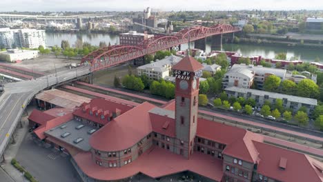 Historische-Luftaufnahmen,-Die-Zeigen,-Dass-Die-Portland-Union-Station-Aufgrund-Von-Covid-19-Leer-Ist