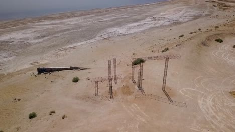 Drone-Desert-Art-in-Bombay-Beach,-Salton-Sea-California
