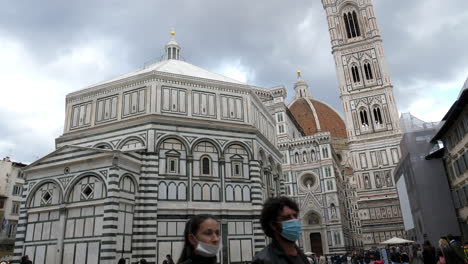 People-walking-on-Piazza-del-Duomo-in-Florence-during-Corona-Pandemic