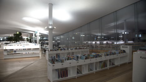 Vista-Interior-De-La-Biblioteca-Central-Oodi-En-Helsinki