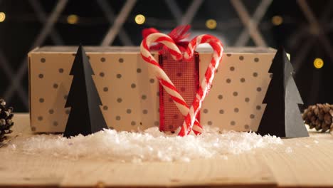 Zuckerstangen-Liebesherz-Und-Weihnachtsdekorationen-In-Warmer-Kerzenszene-Mit-Schieberegler