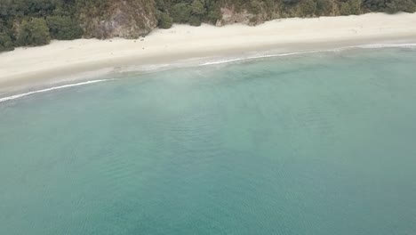 Playa-En-Nueva-Zelanda-En-La-Bahía-De-Islas