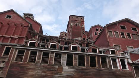 Abandoned-Wooden-Buildings-in-Old-Kennicott-Copper-Mills-Settlement,-Alaska-USA