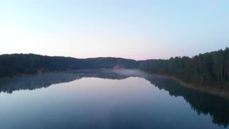 Lago-Dubkalnu-En-Ogre,-Letonia